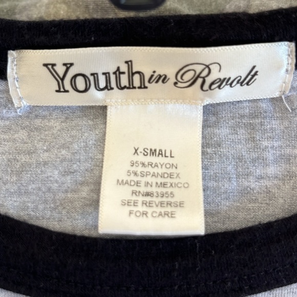 Gray Ringer Tee with Cat Patch - Picture 2 of 3